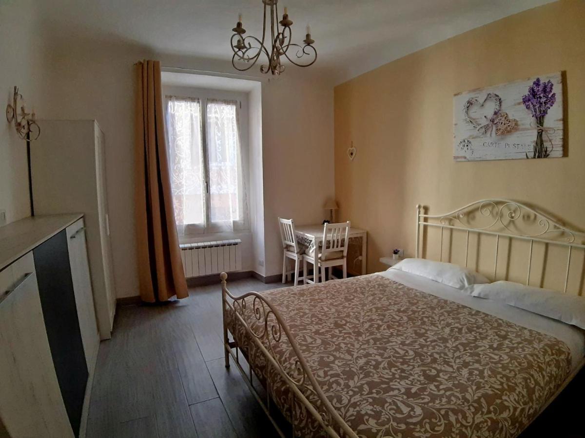Bed and Breakfast A Due Passi Da Генуя Экстерьер фото