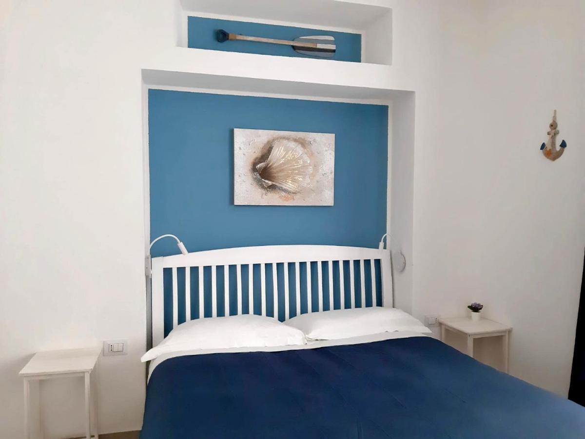Bed and Breakfast A Due Passi Da Генуя Экстерьер фото
